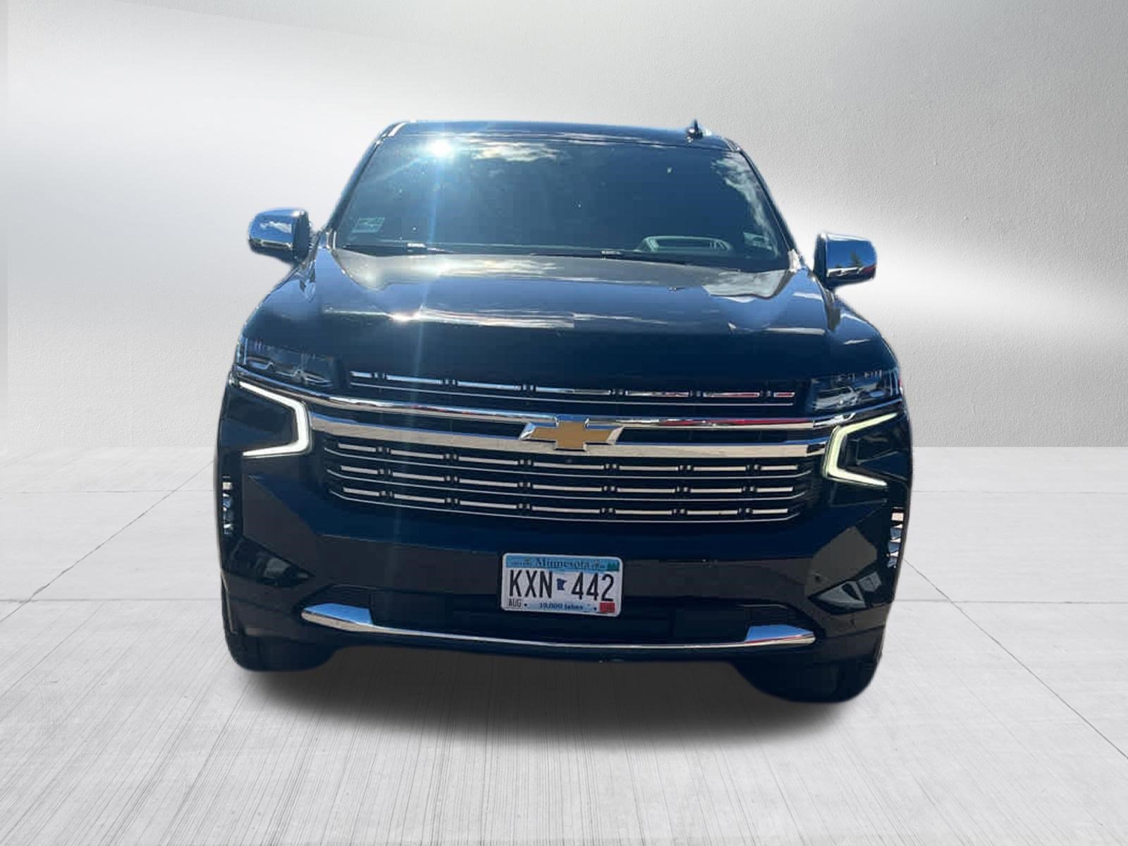Used 2021 Chevrolet Suburban Premier w/ Premium Package AWD/4WD image 2