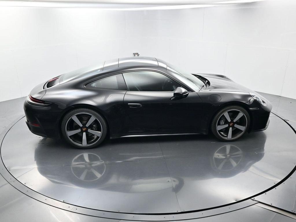 Used 2025 Porsche 911 Carrera w/ Premium Package image 39