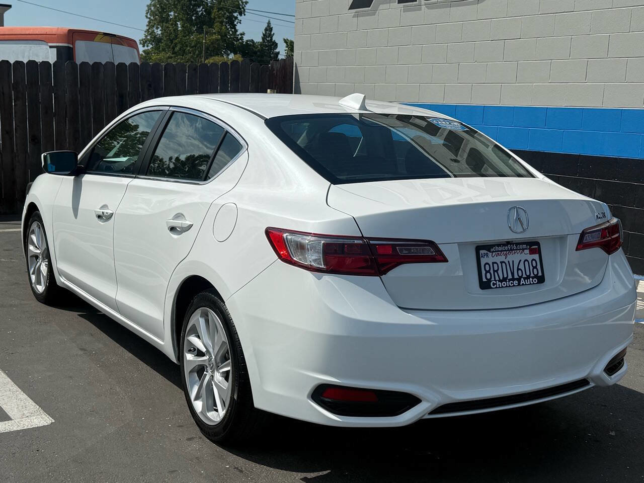 Used 2017 Acura ILX image 4