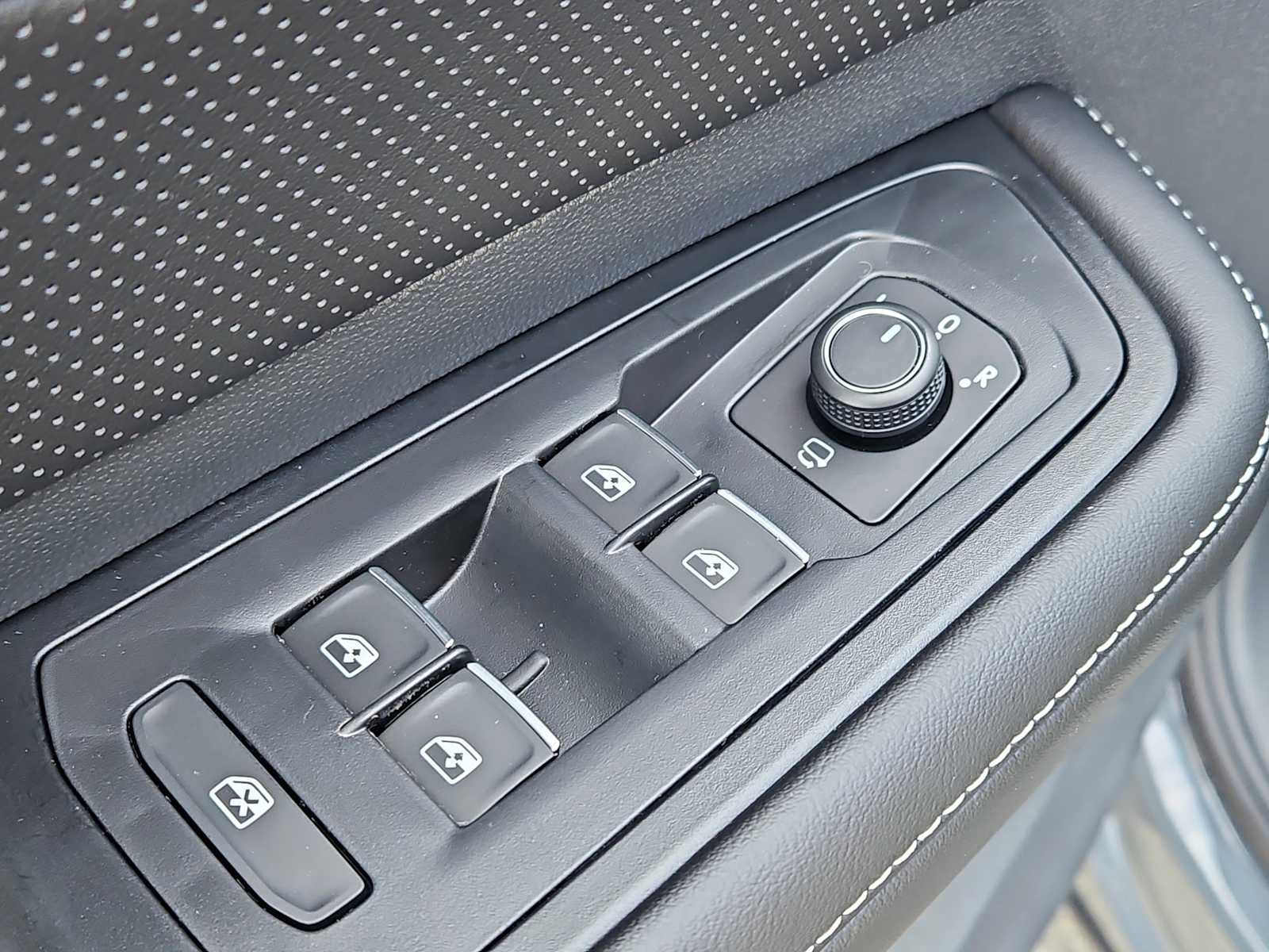 New 2026 Volkswagen Atlas Cross Sport SEL Premium R-Line image 7