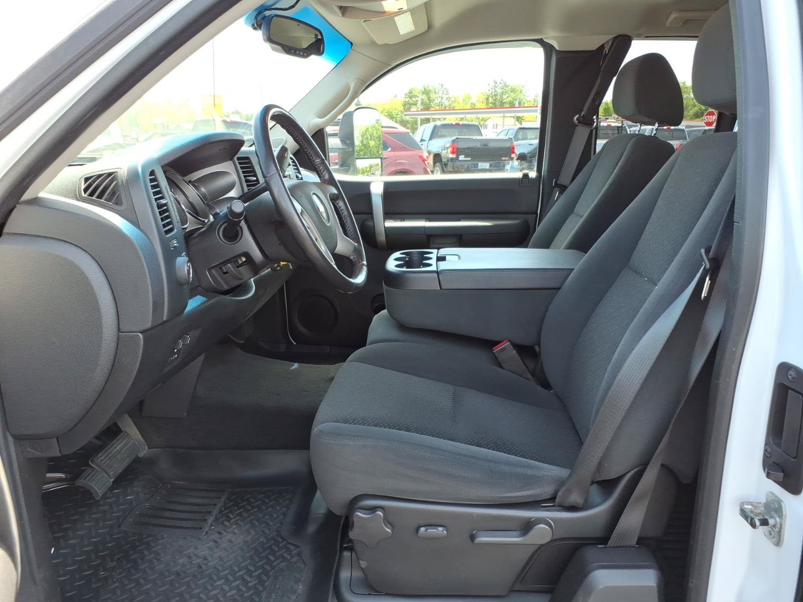 Used 2008 Chevrolet Silverado 2500 LT w/ 1LT Convenience Package AWD/4WD image 13