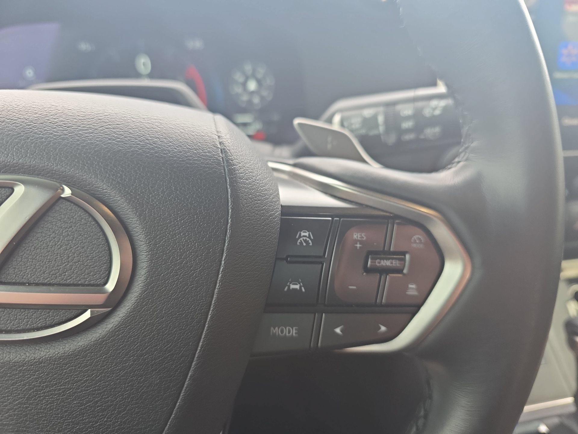 Used 2024 Lexus GX 550 w/ Accessory Package (Z1) AWD/4WD image 18