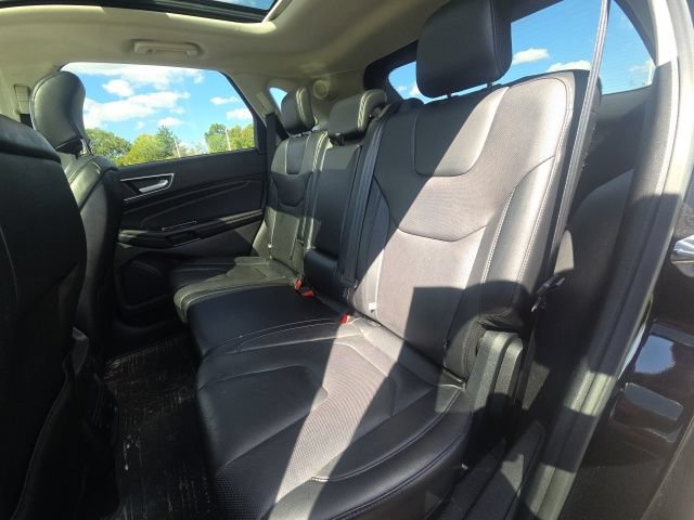 Used 2016 Ford Edge Titanium w/ Equipment Group 301A AWD/4WD image 16