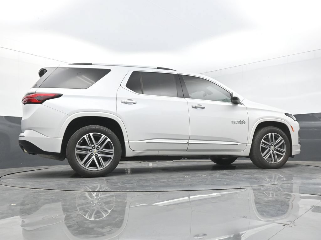 Used 2023 Chevrolet Traverse High Country FWD image 42