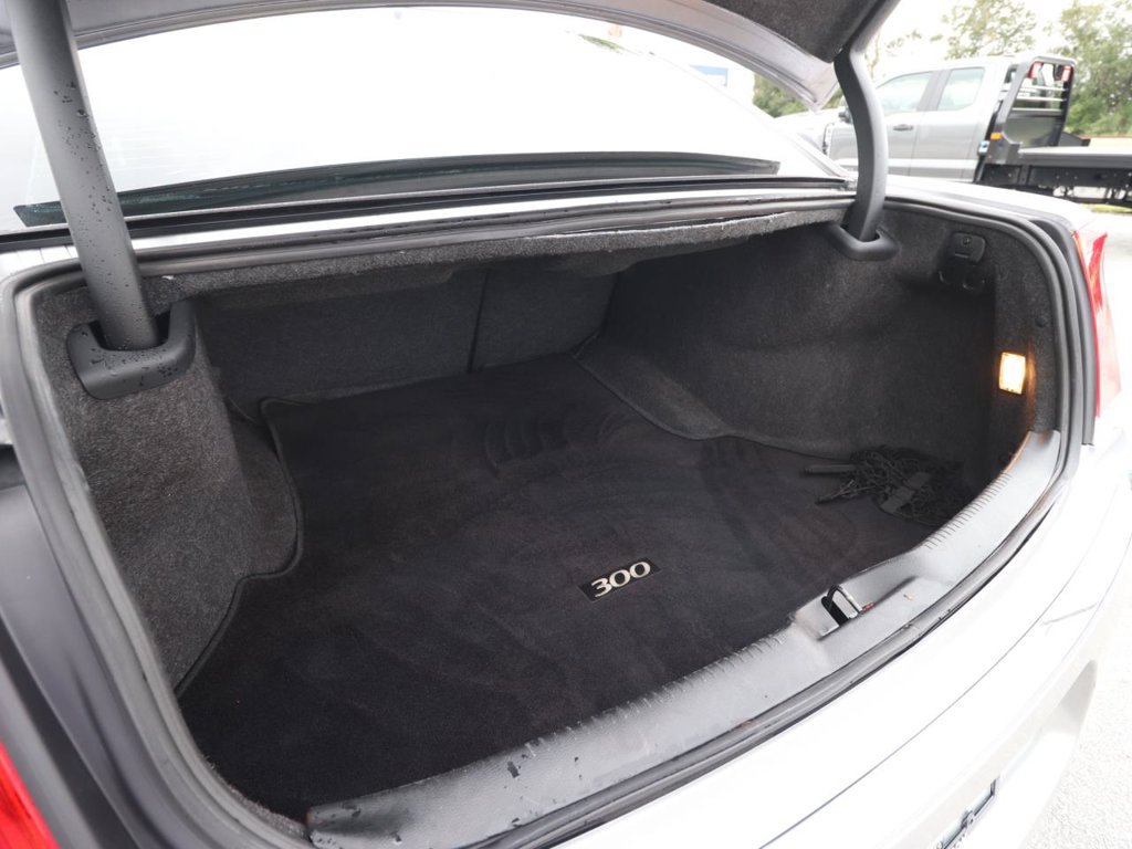Used 2017 Chrysler 300 C RWD image 25