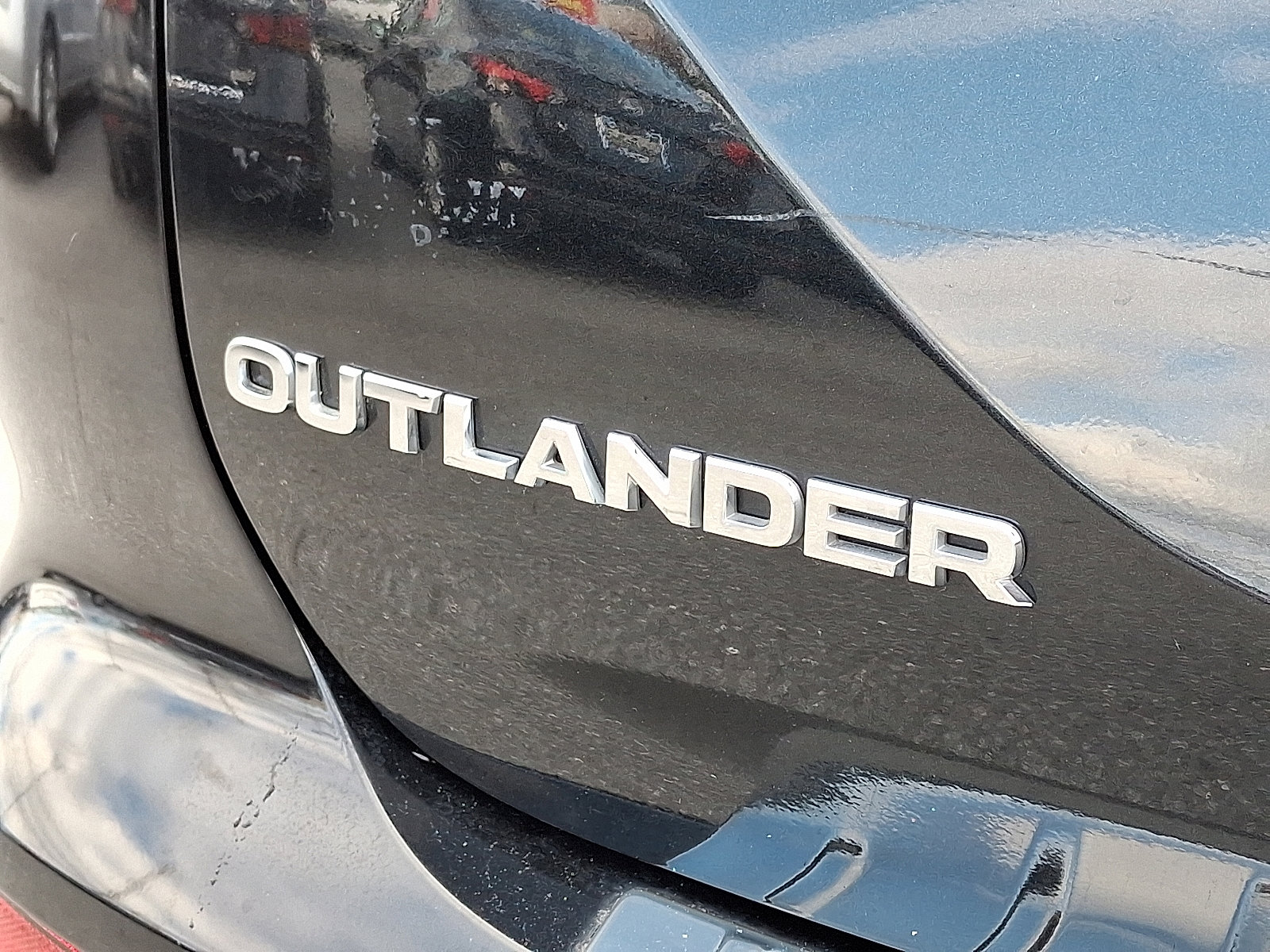 Used 2022 Mitsubishi Outlander SE image 32