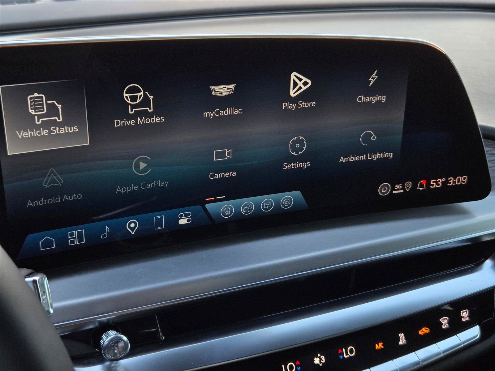 New 2026 Cadillac Lyriq Premium Luxury AWD/4WD image 17