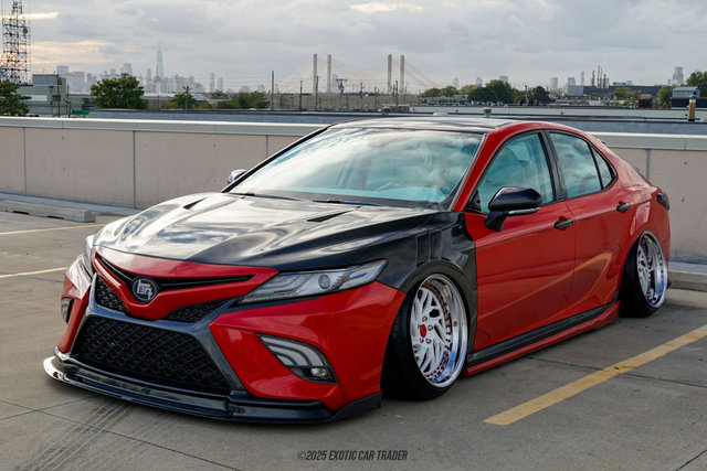 Used 2019 Toyota Camry XSE image 14