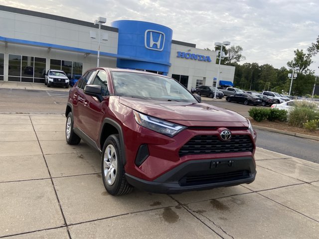 Used 2023 Toyota RAV4 LE AWD/4WD image 2