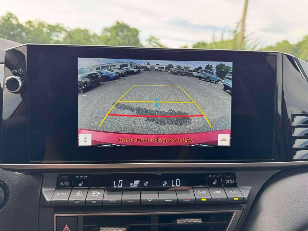 Used 2025 Toyota Camry XSE FWD image 31