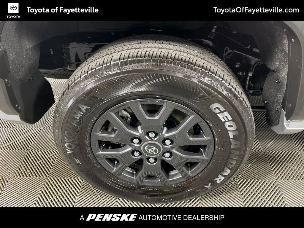 Certified 2025 Toyota 4Runner SR5 AWD/4WD image 11