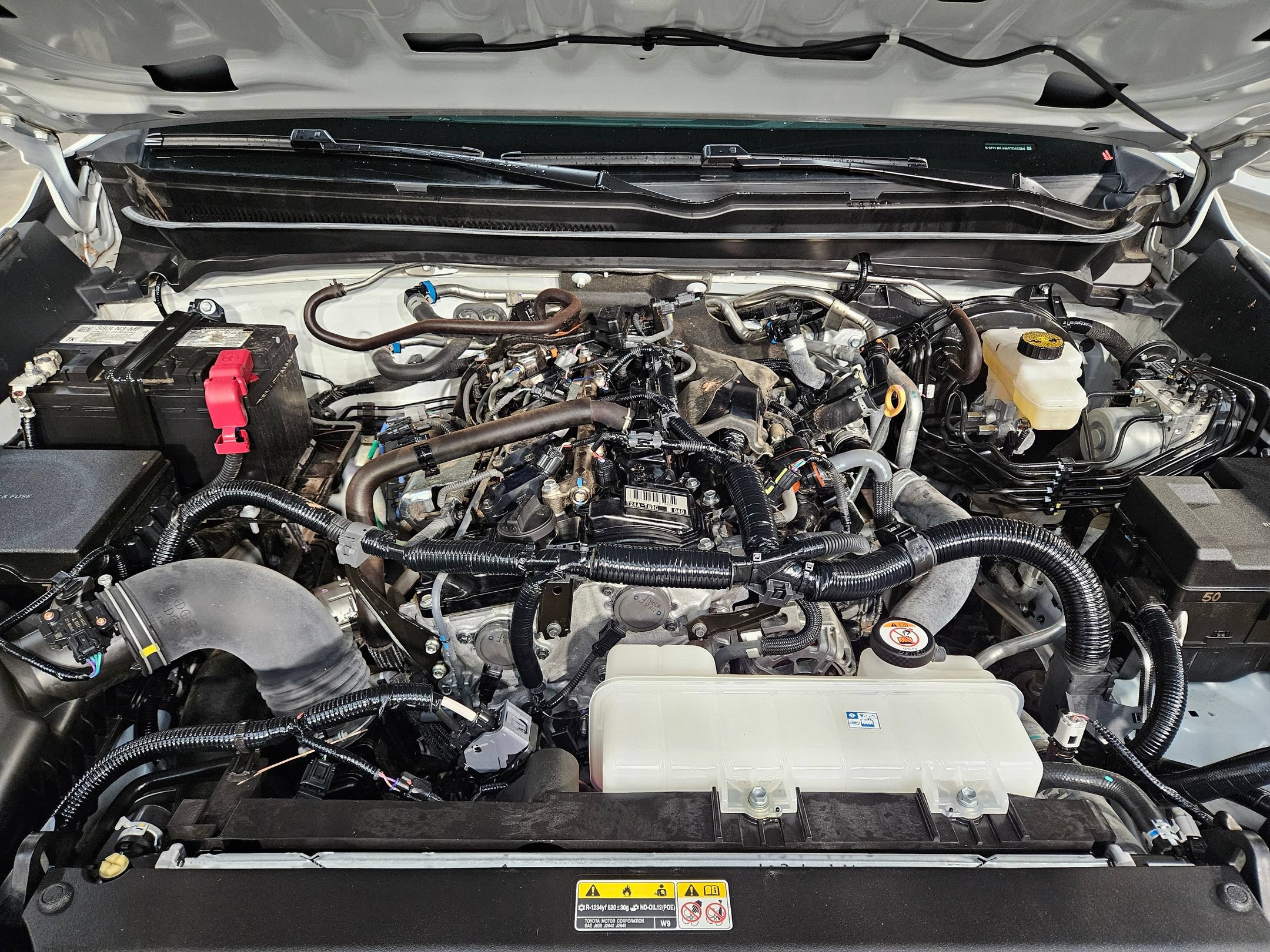 Used 2025 Toyota Tacoma SR5 AWD/4WD image 19