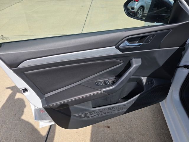 Used 2025 Volkswagen Jetta Sport FWD image 25