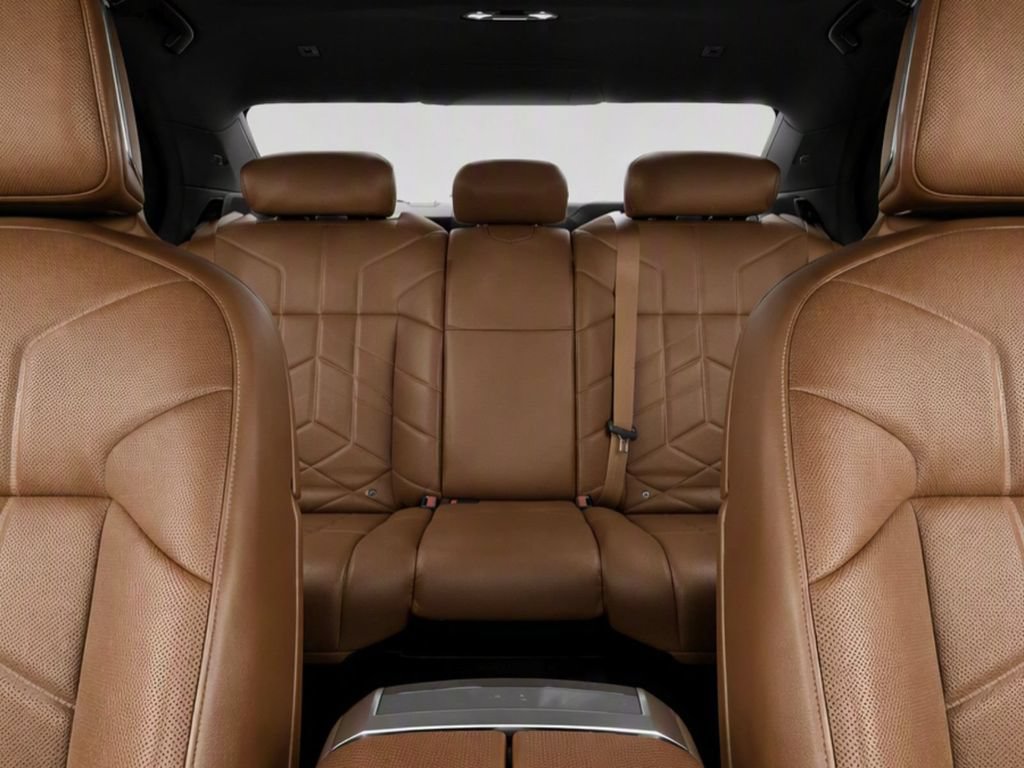 Certified 2024 BMW i7 eDrive50 RWD image 32