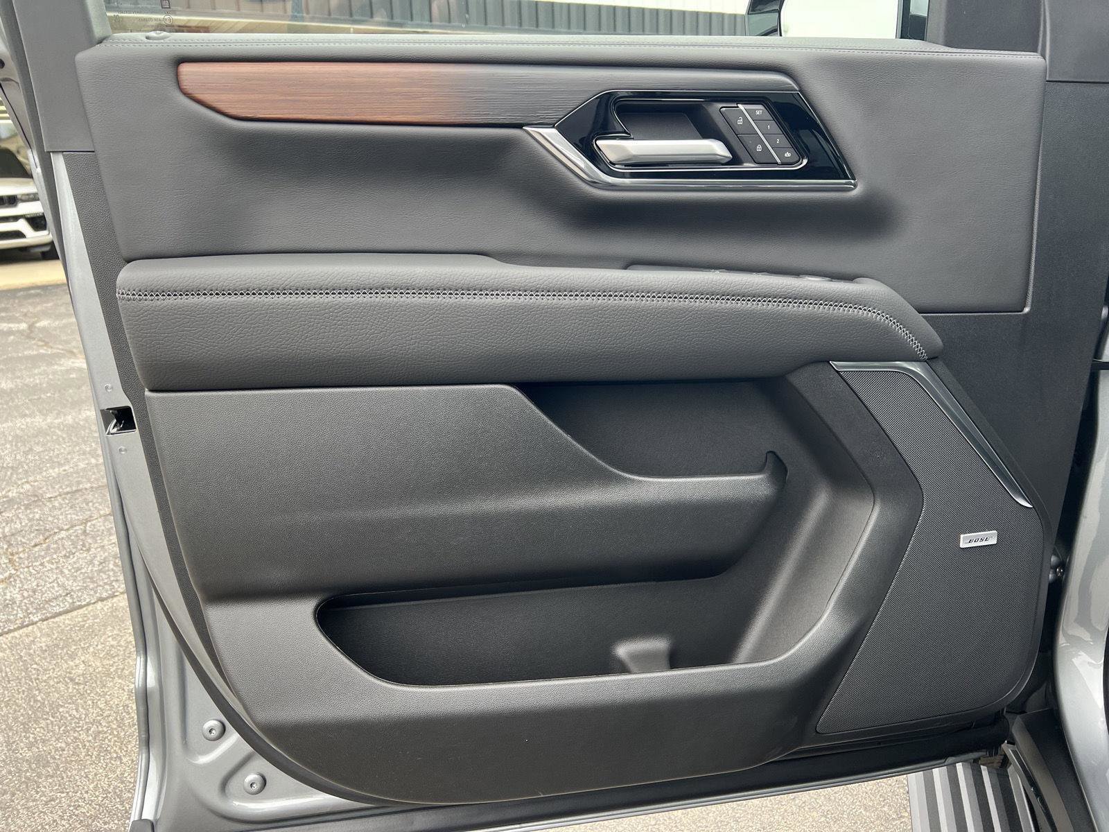 New 2026 GMC Yukon Denali AWD/4WD image 13