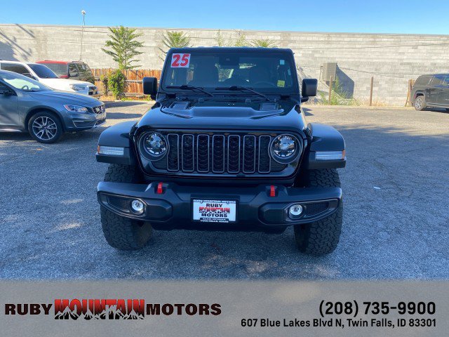 Used 2025 Jeep Wrangler Unlimited Rubicon AWD/4WD image 2