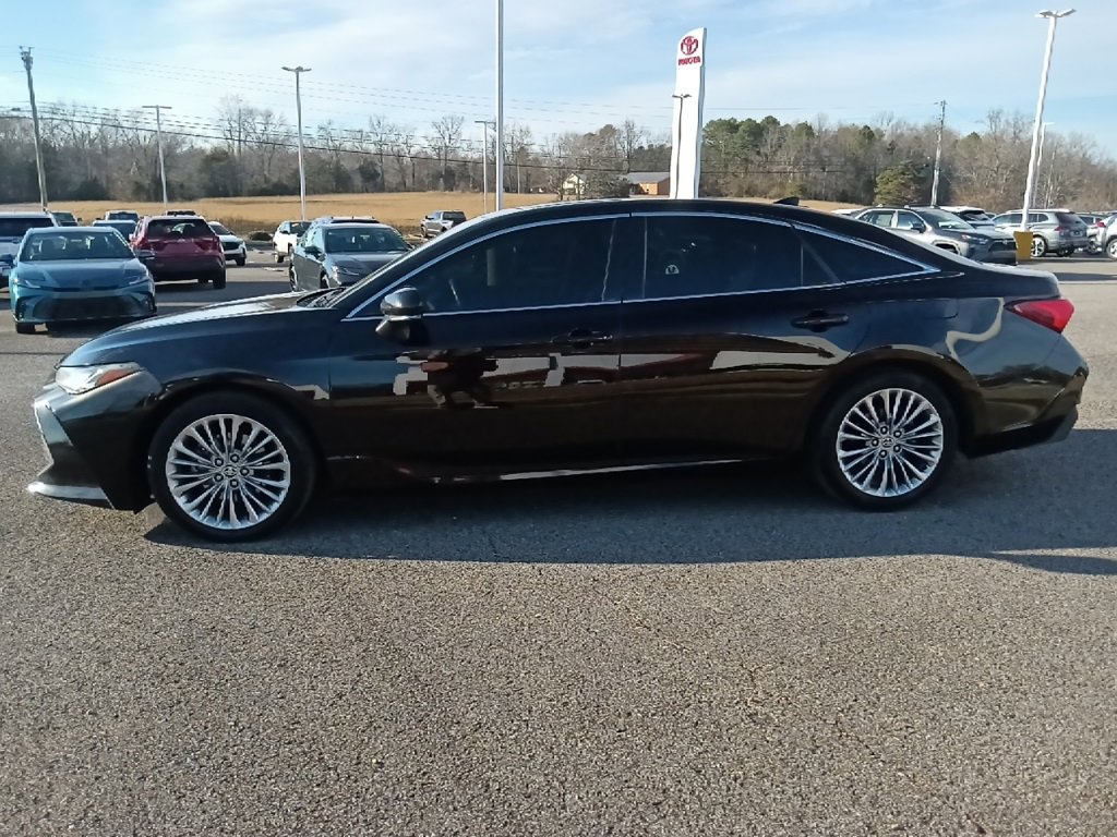 Used 2021 Toyota Avalon Limited image 6
