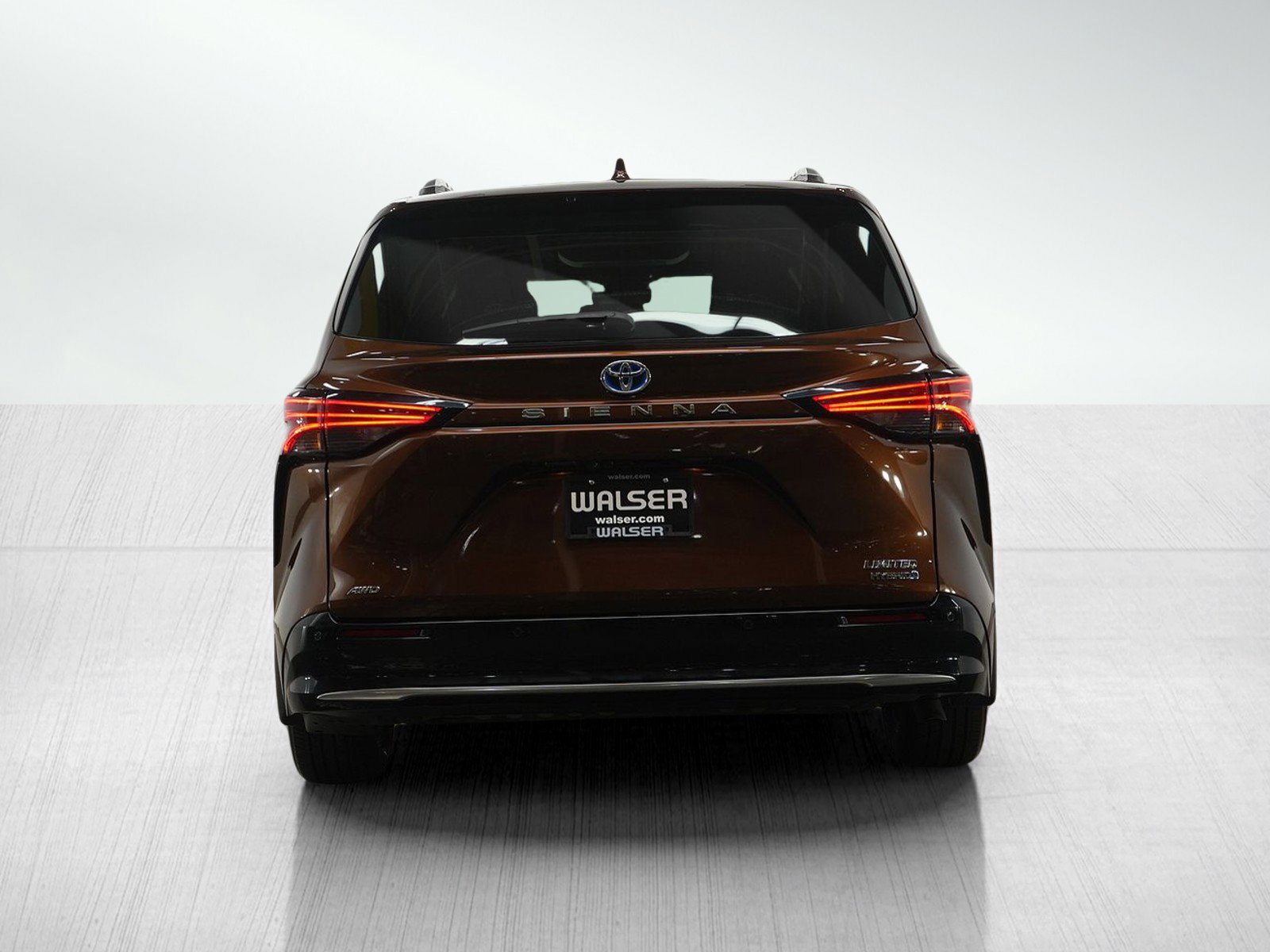 Used 2021 Toyota Sienna Limited image 5