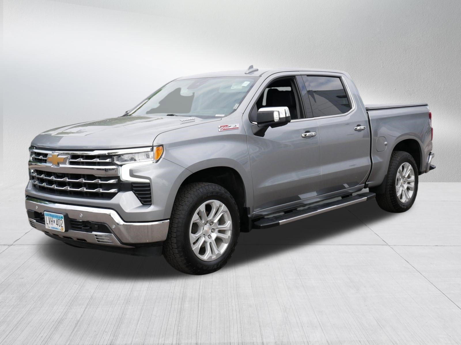 Used 2024 Chevrolet Silverado 1500 LTZ AWD/4WD image 3