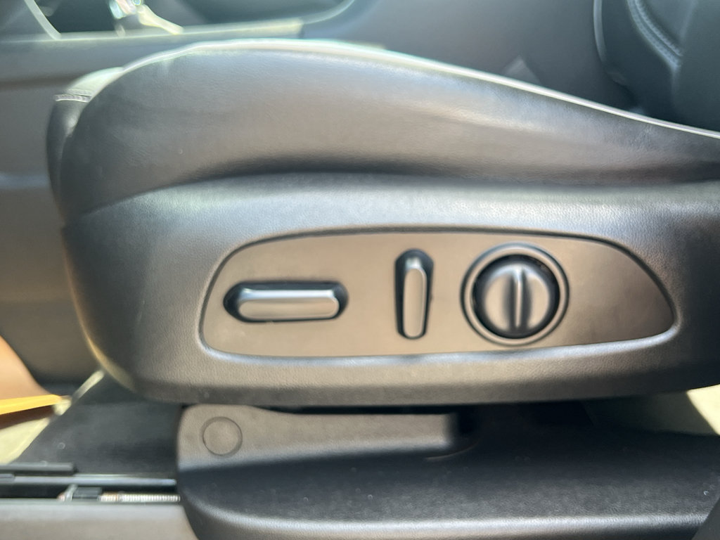Used 2020 Chevrolet Traverse High Country AWD/4WD image 16