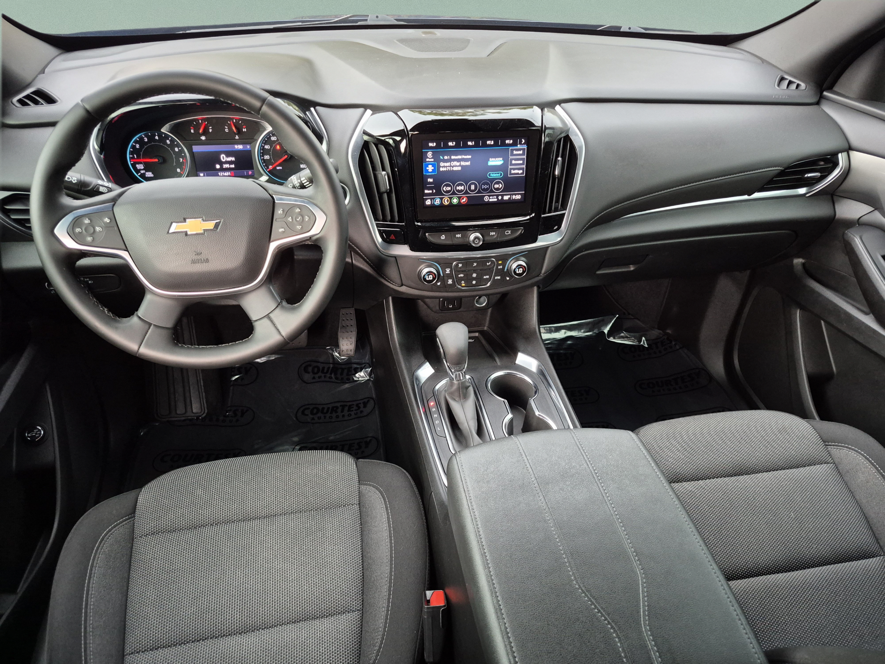 Used 2023 Chevrolet Traverse LT FWD image 11