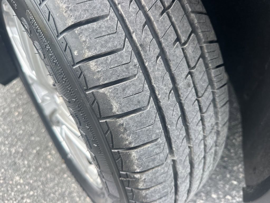 Used 2024 GMC Terrain SLE image 28