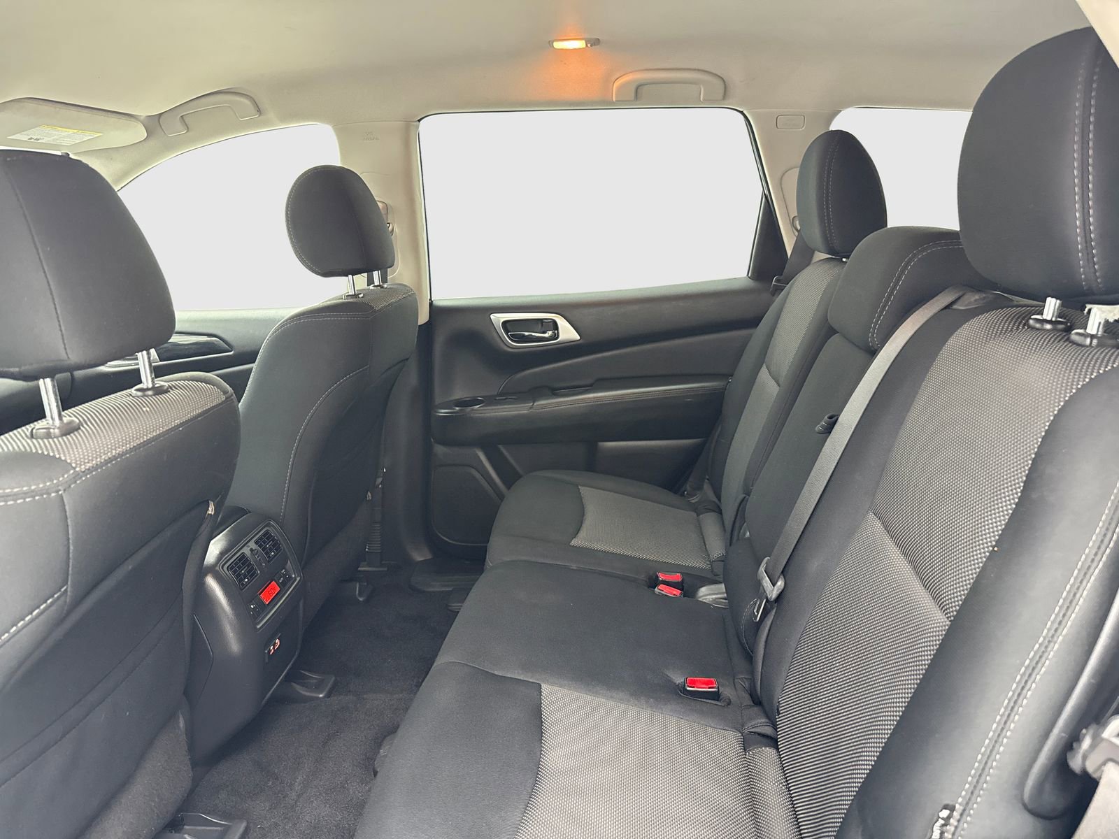 Used 2019 Nissan Pathfinder SV FWD image 36