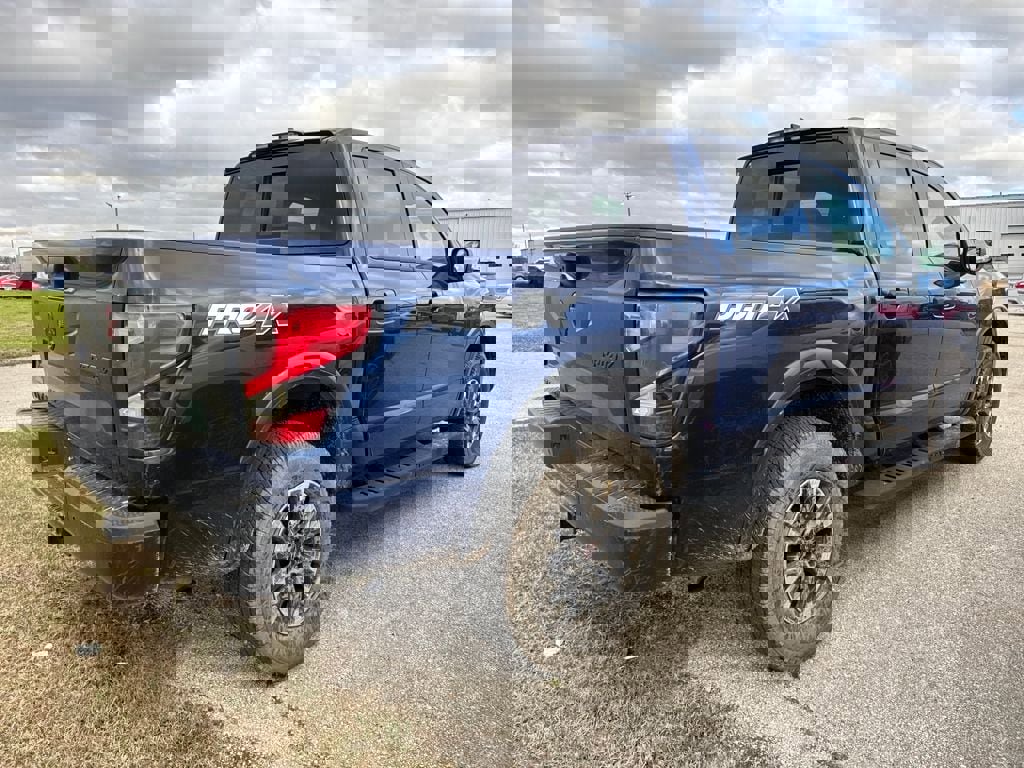 Used 2024 Nissan Titan PRO-4X w/ Pro-4x Convenience Package image 4
