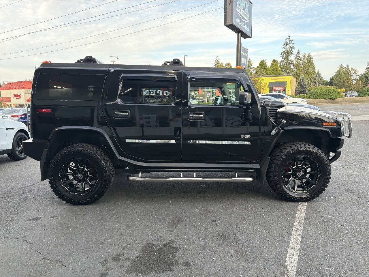 Used 2003 HUMMER H2 w/ Preferred Equipment Group AWD/4WD image 9