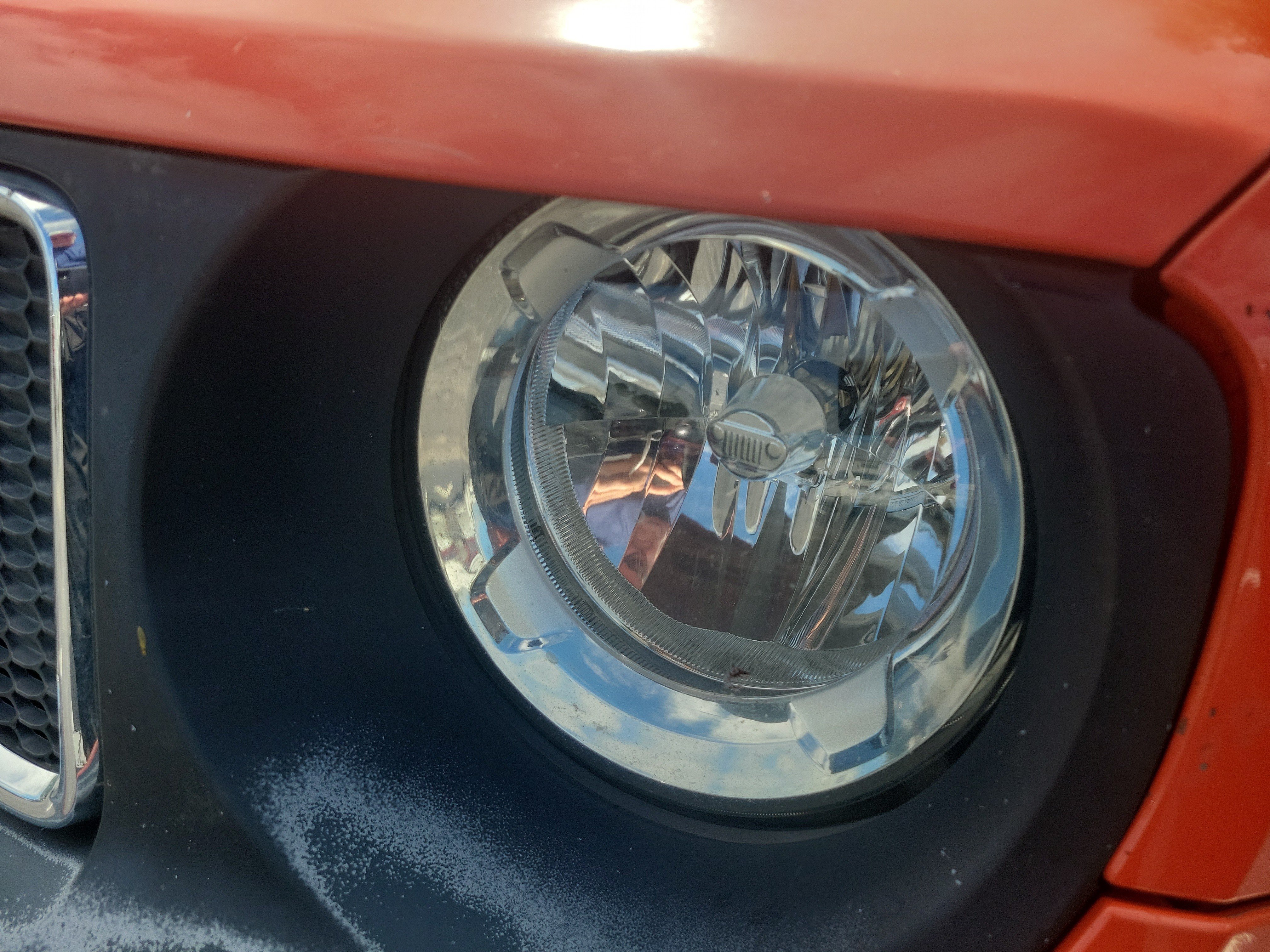 Used 2016 Jeep Renegade Latitude w/ Cold Weather Group AWD/4WD image 4