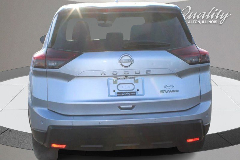 Used 2024 Nissan Rogue SV image 5