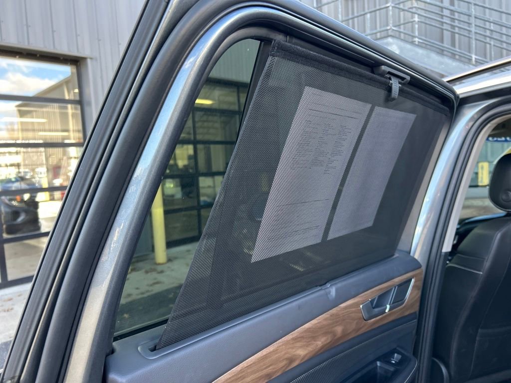 Used 2025 Volkswagen Atlas SE image 30