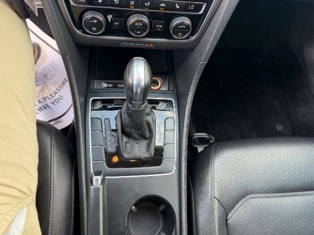 Used 2018 Volkswagen Passat 2.0T R-Line image 27