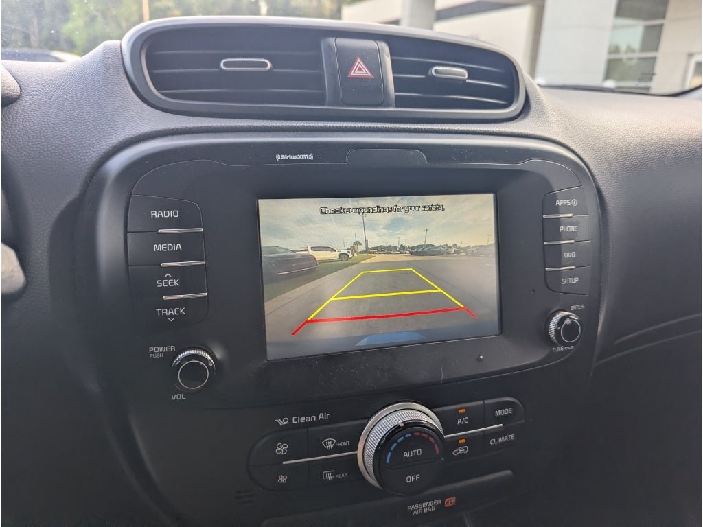 Used 2018 Kia Soul + FWD image 17