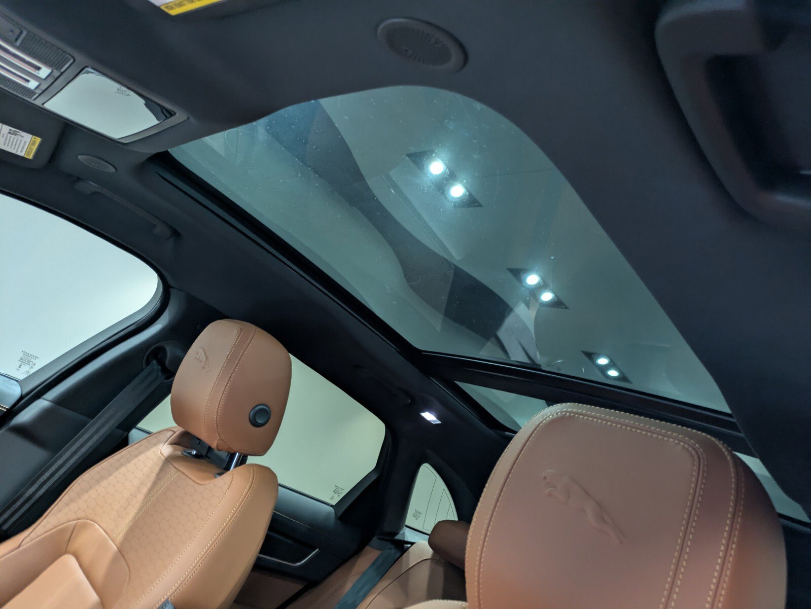 New 2026 Jaguar F-PACE R-Dynamic S image 9