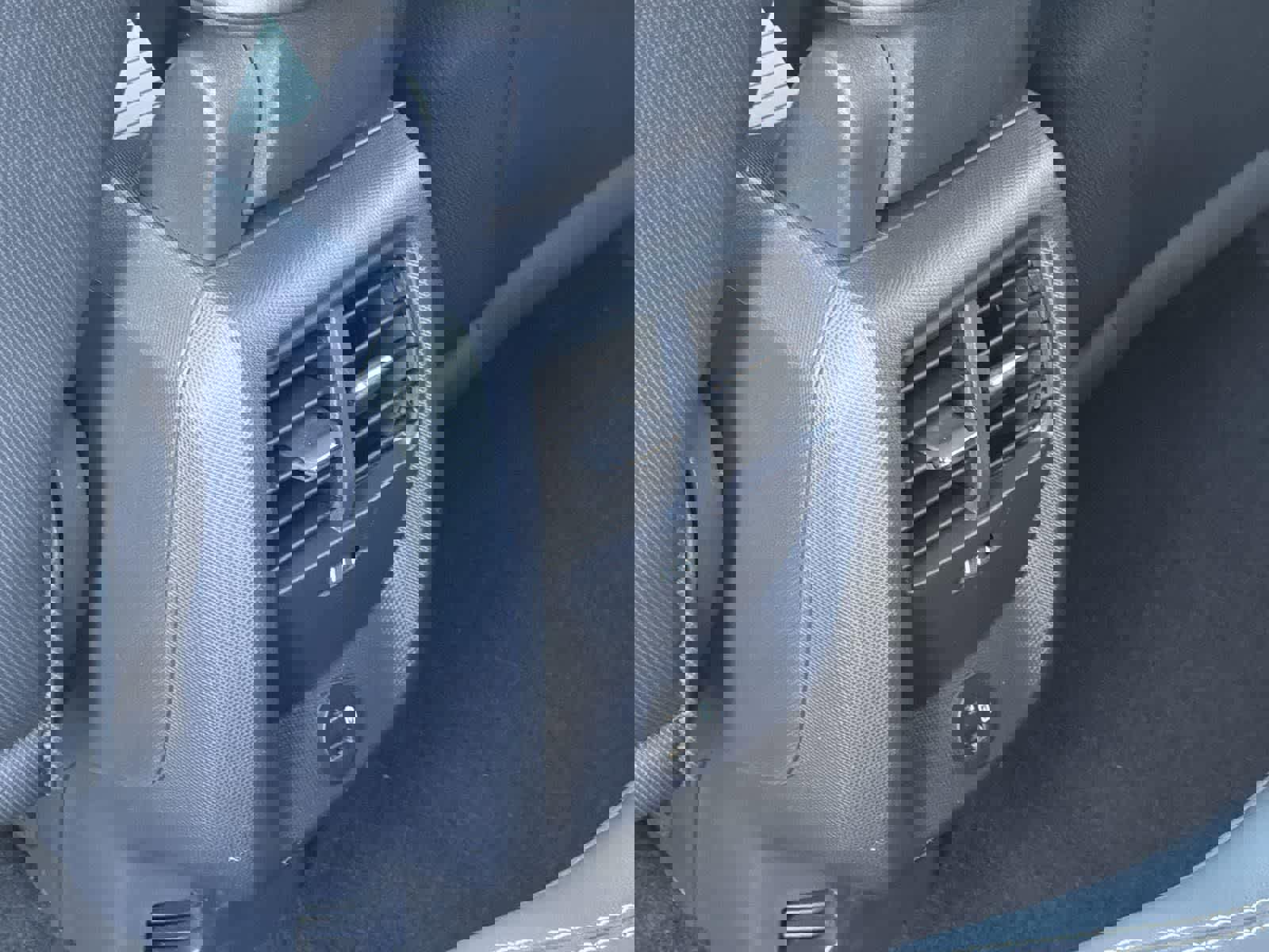 Used 2022 Ford Mustang Mach-E Select image 27