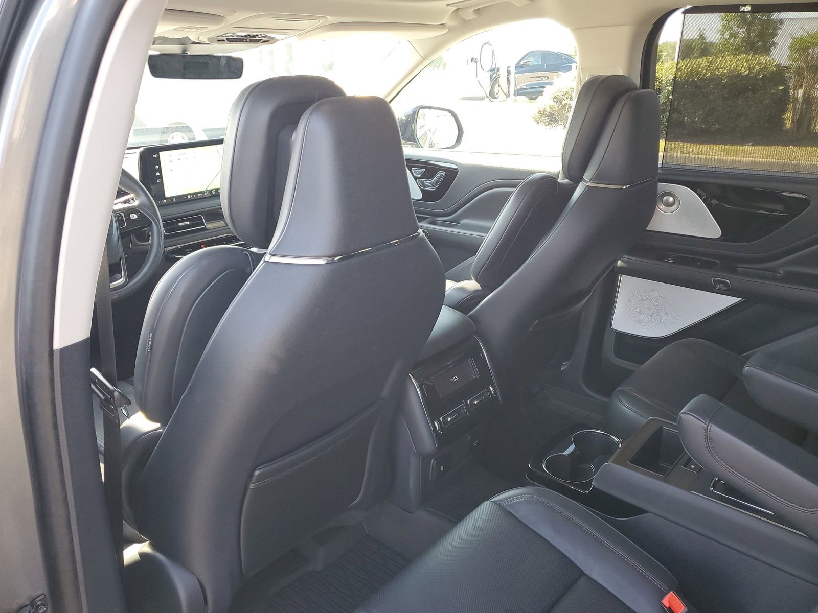 Used 2025 Lincoln Aviator Reserve w/ Equipment Group 201A AWD/4WD image 10