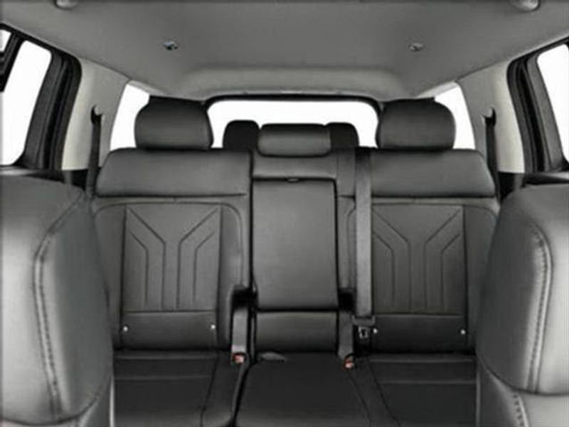 Used 2025 Hyundai Santa Fe XRT image 18