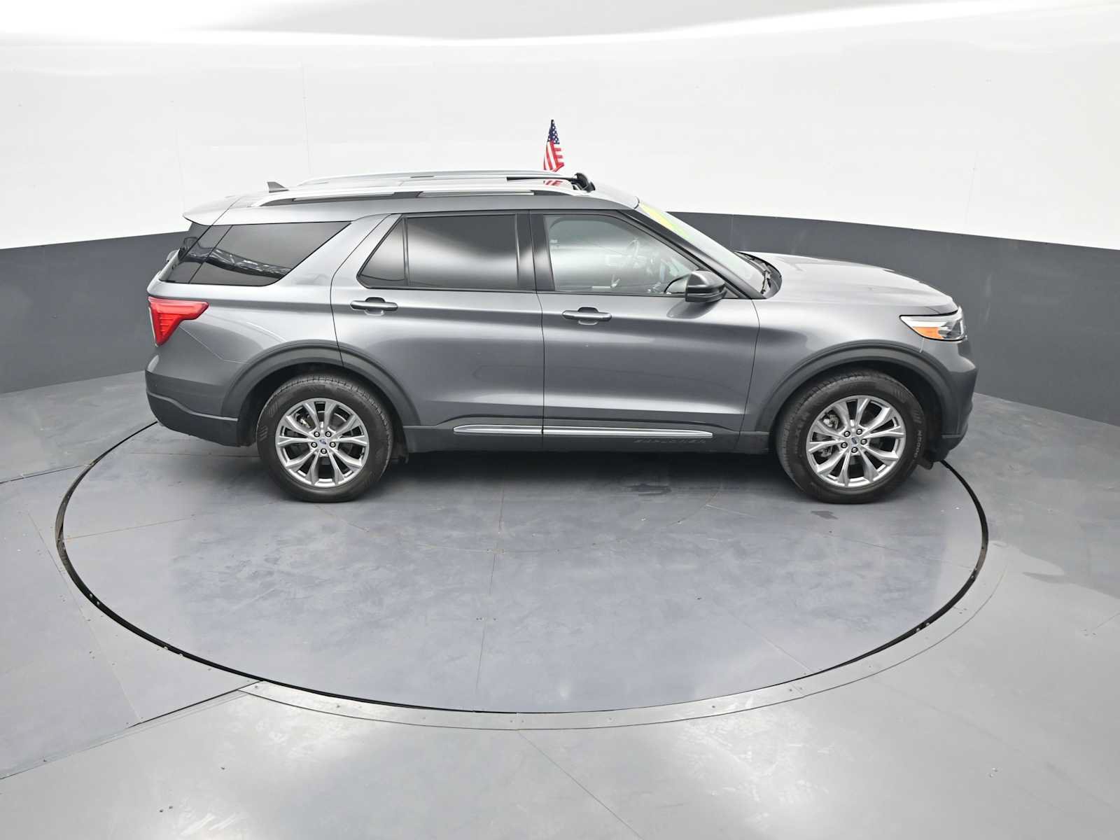 Used 2021 Ford Explorer Limited w/ Equipment Group 301A AWD/4WD image 42