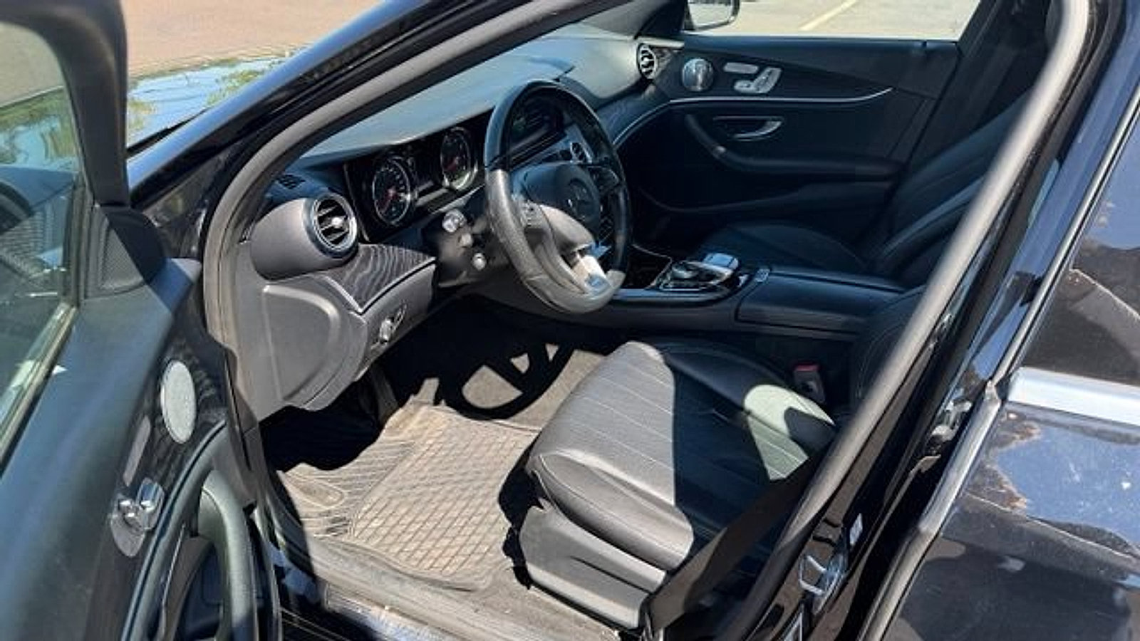 Certified 2017 Mercedes-Benz E 300 4MATIC image 13