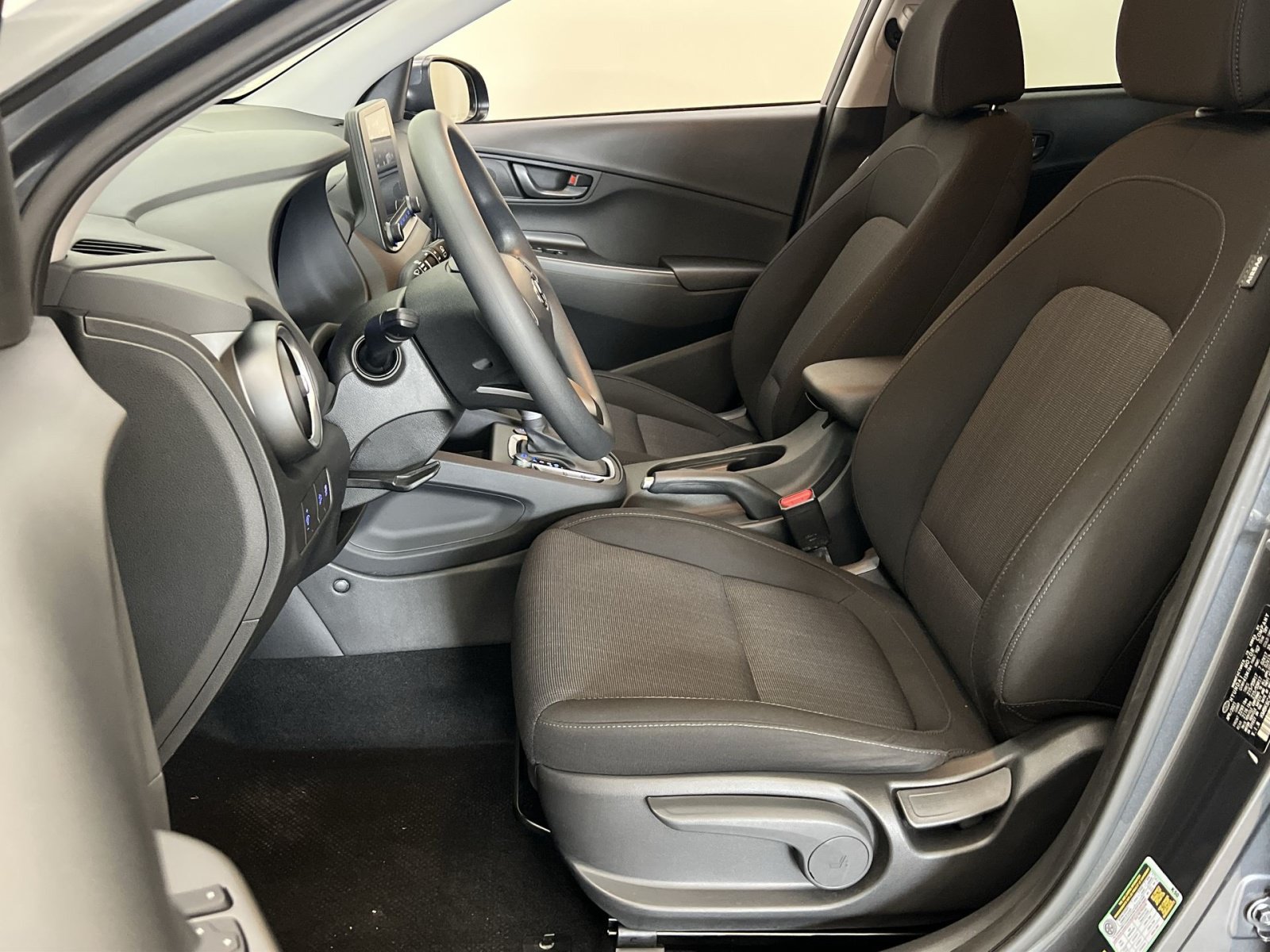 Used 2022 Hyundai Kona SEL AWD/4WD image 12