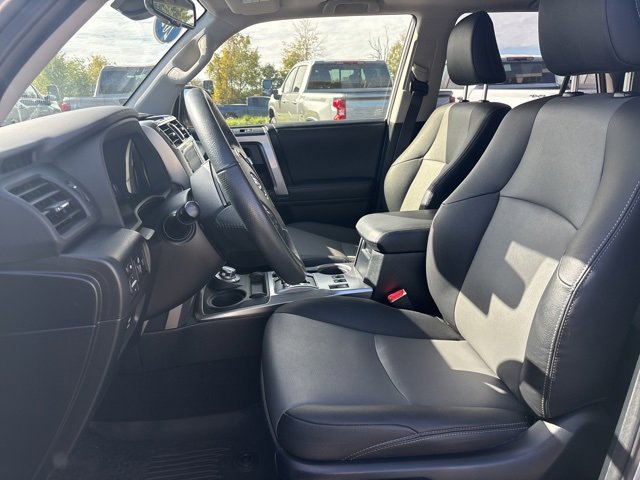 Used 2020 Toyota 4Runner SR5 Premium image 10