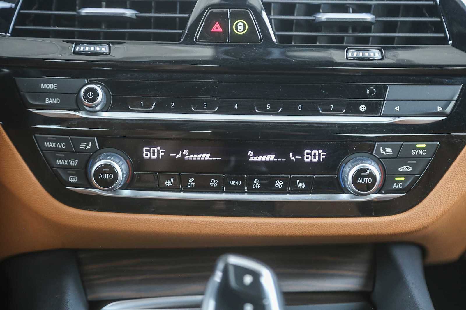 Certified 2023 BMW 530e w/ Convenience Package image 10