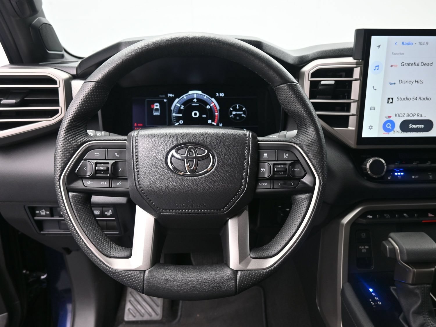 Used 2025 Toyota Tundra Limited AWD/4WD image 28