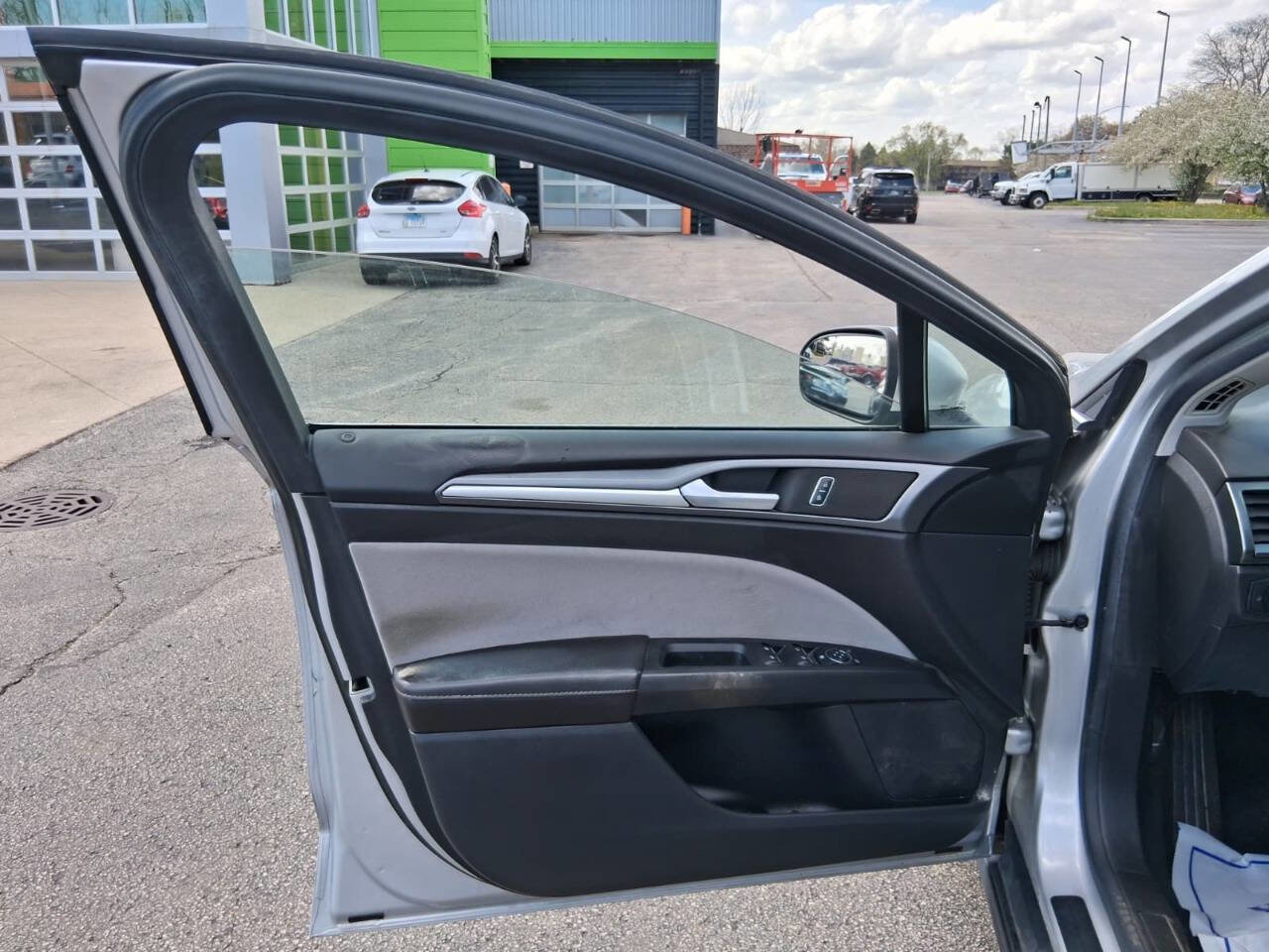 Used 2014 Ford Fusion S FWD image 12