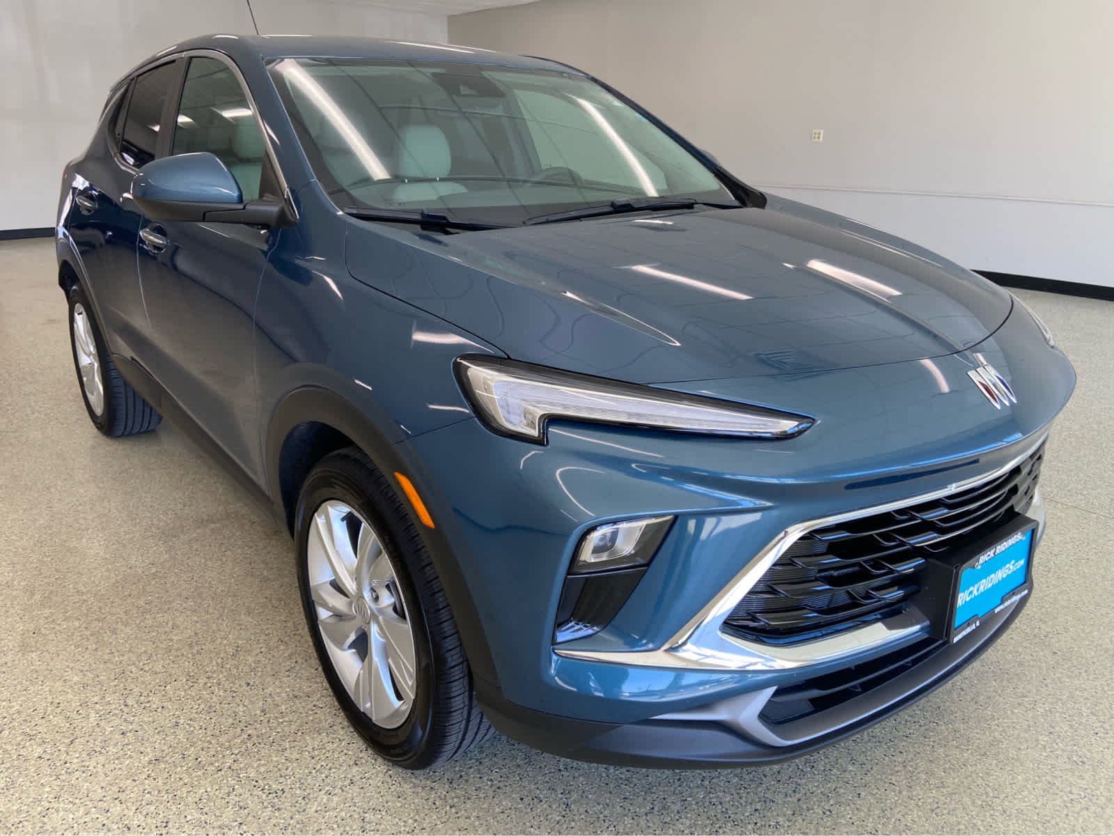 Used 2024 Buick Encore GX Preferred image 3