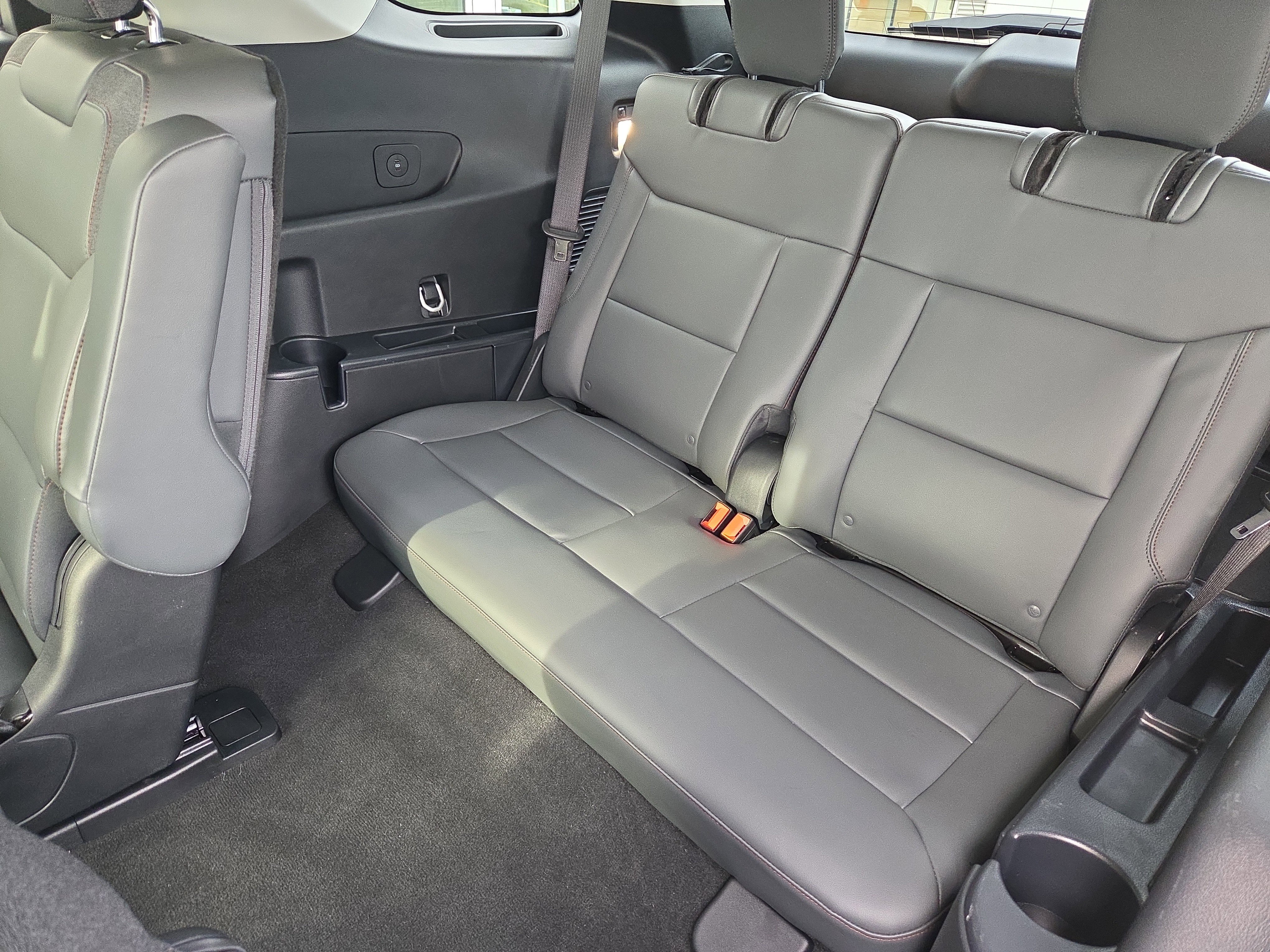 Used 2025 Ford Explorer Active w/ Active Comfort Package image 14