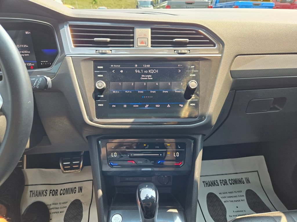 Used 2023 Volkswagen Tiguan SE R-Line AWD/4WD image 21