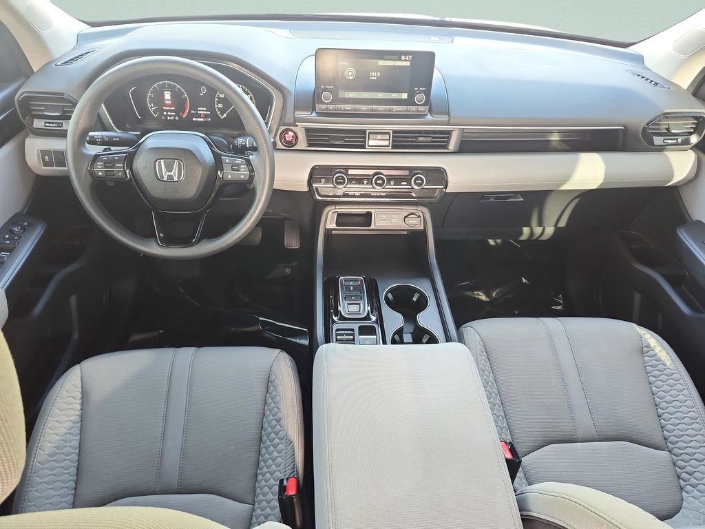Used 2023 Honda Pilot LX image 16