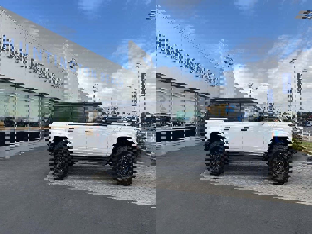 New 2025 Ford Bronco Raptor image 3